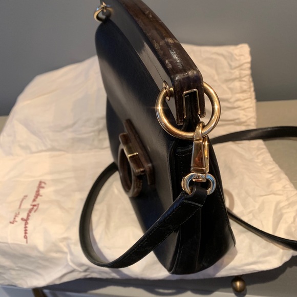 Salvatore Ferragamo crossbody. - Picture 3 of 6